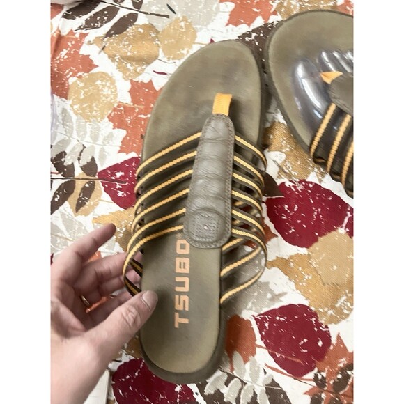 Tsubo Brown Slip On Flip Flop Sandals Size 9 Toe Thong Slip on Comfort Leather - Picture 6 of 8